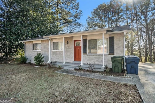 view of front of property featuring a porch