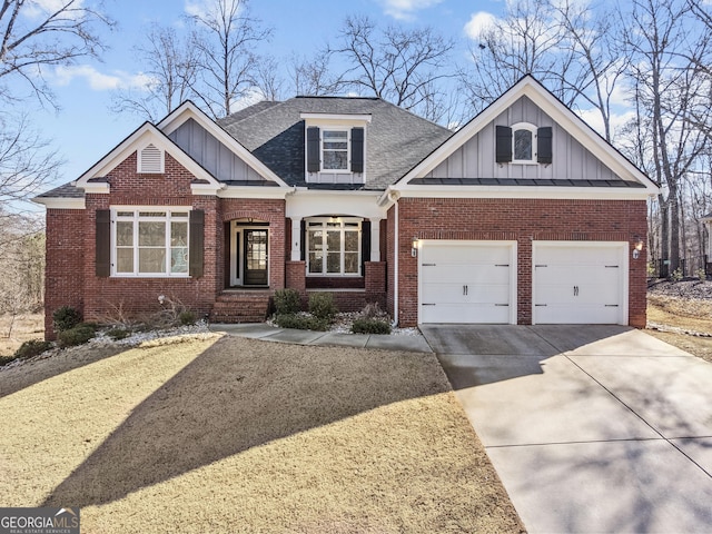 craftsman house featuring a garage