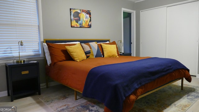 bedroom featuring a closet