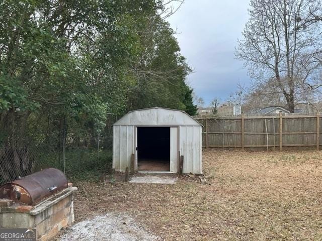 view of outbuilding