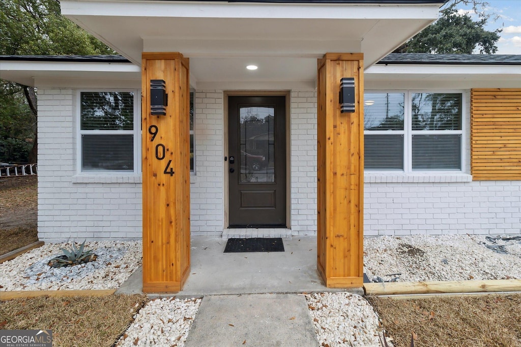 view of property entrance