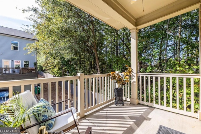 balcony with ceiling fan