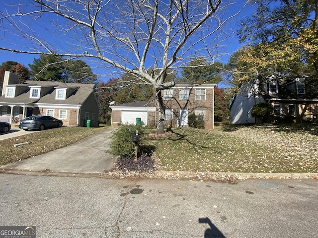 view of front of home with a front lawn