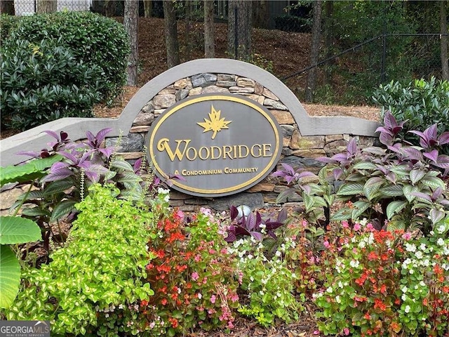 view of community / neighborhood sign