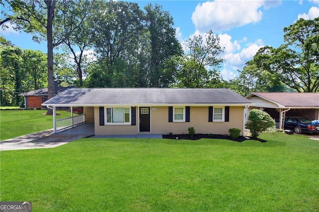 single story home featuring a front lawn and a carport