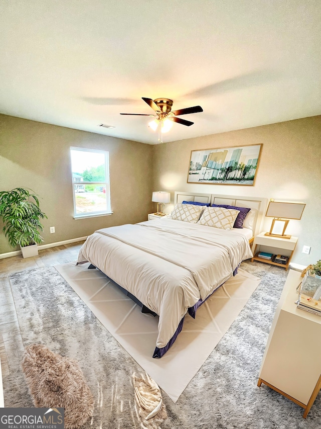 bedroom featuring ceiling fan