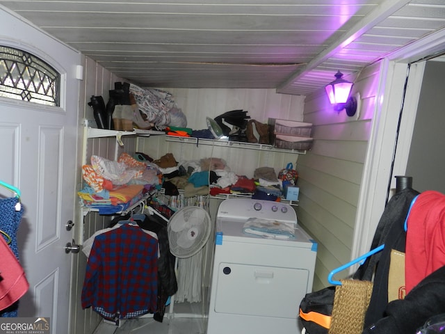 laundry area with washer / clothes dryer