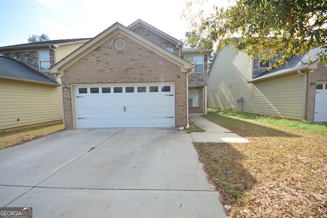 view of front property featuring a garage