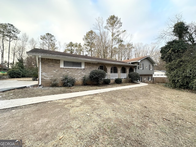 view of front of property with covered porch