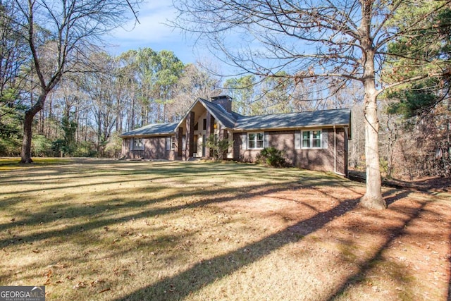 view of front of house featuring a front yard