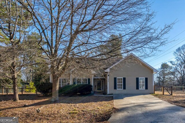 view of front of property