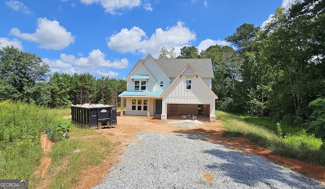 view of front facade with a garage