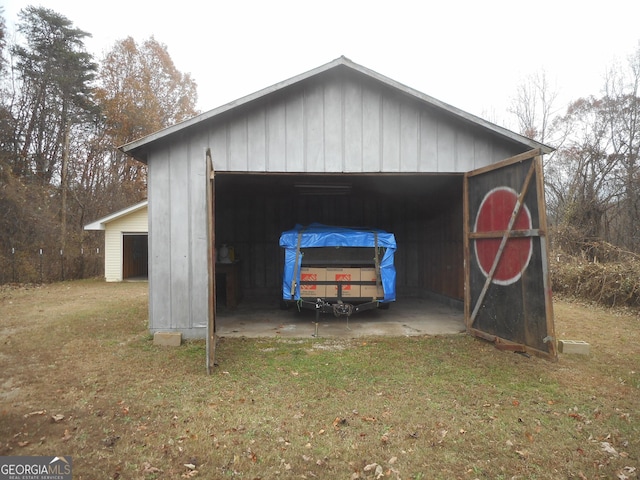 view of outdoor structure featuring a yard