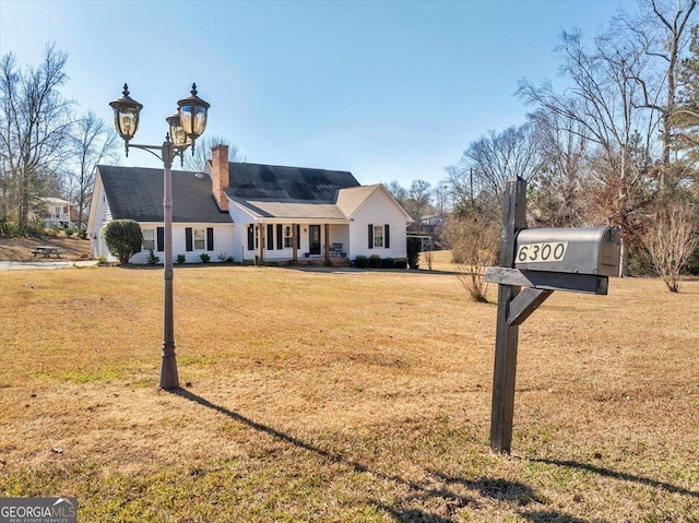 view of front of house featuring a front yard