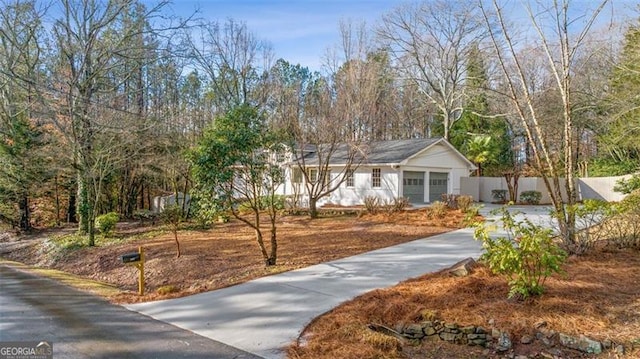 Listing photo 3 for 7845 Floyd Ln, Gainesville GA 30506