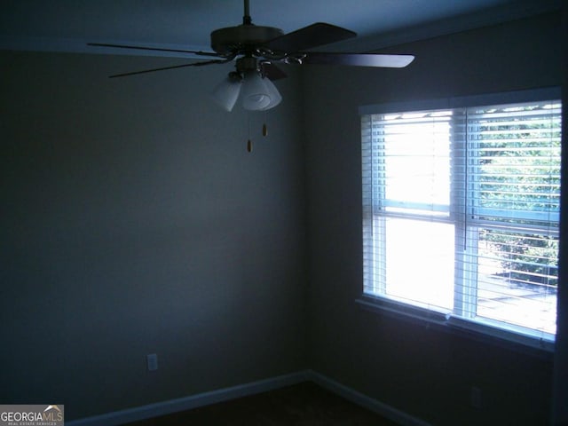 empty room with ceiling fan