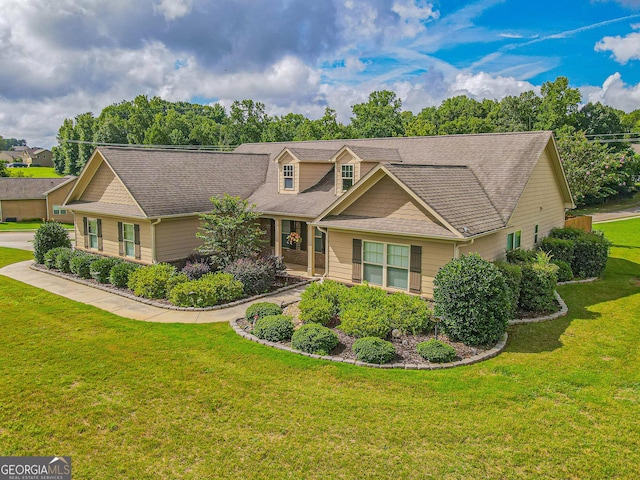 view of front of home featuring a front lawn