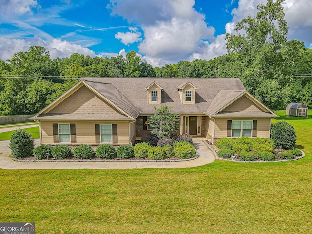 view of front of home featuring a front yard