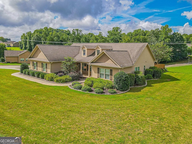 view of front of property with a front yard