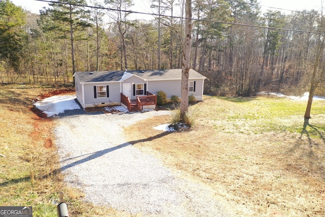 view of front of home featuring a front yard