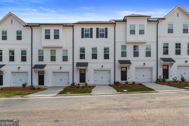 view of townhome / multi-family property