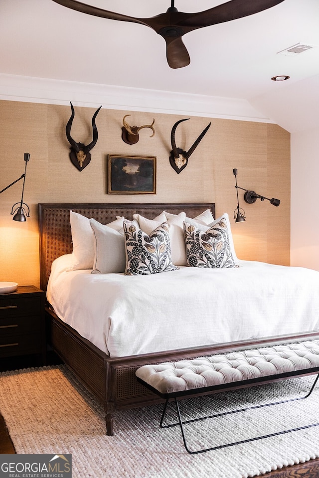 bedroom featuring ceiling fan