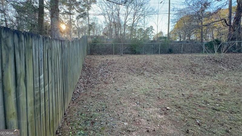2029 Downs Pl, Lithonia, GA 30058 - view of yard