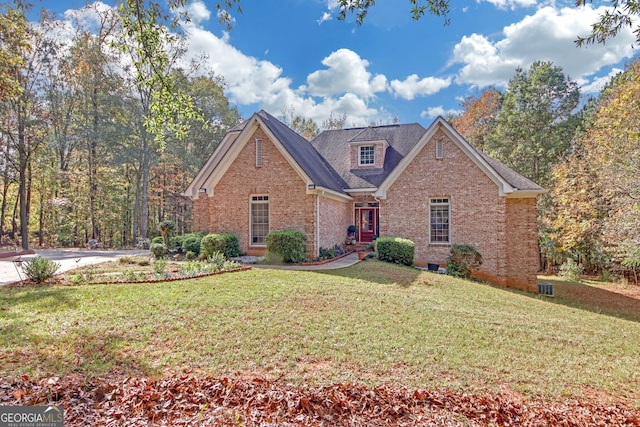 view of front property featuring a front lawn