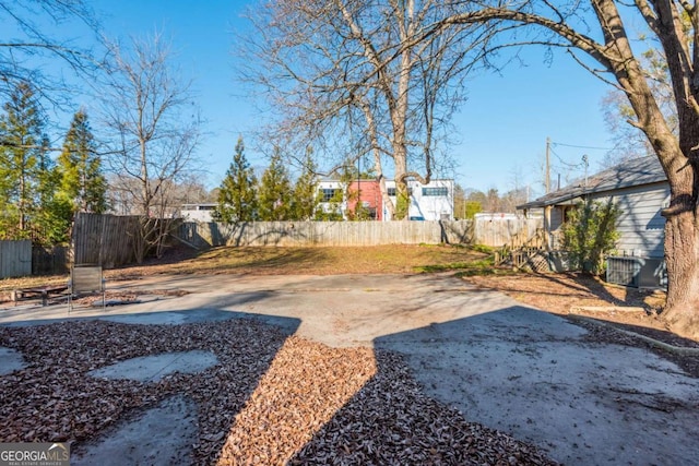 view of yard with a patio