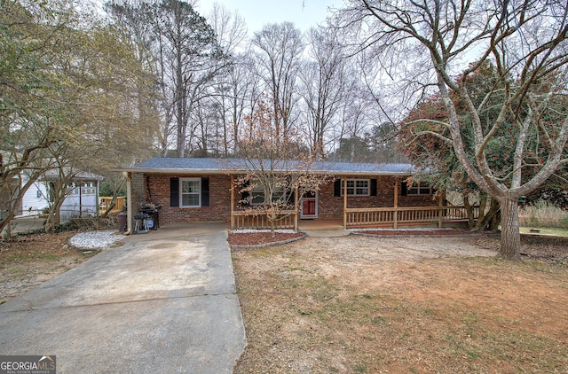 view of front facade featuring a porch