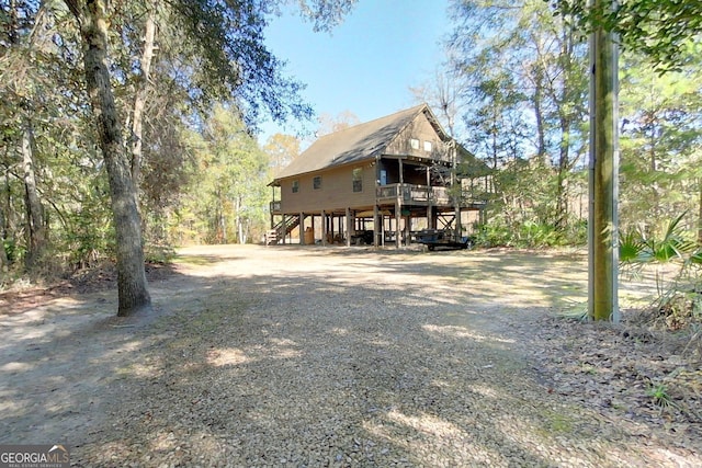 view of front facade featuring a carport