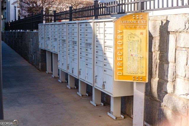 view of home's community featuring a mail area