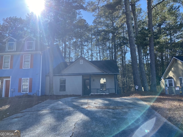 view of front of property with covered porch