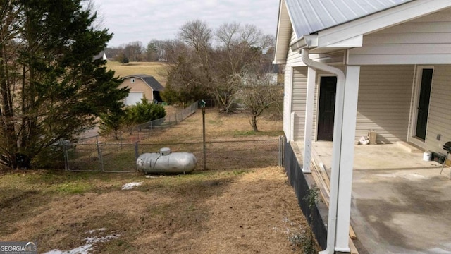 view of yard featuring a patio