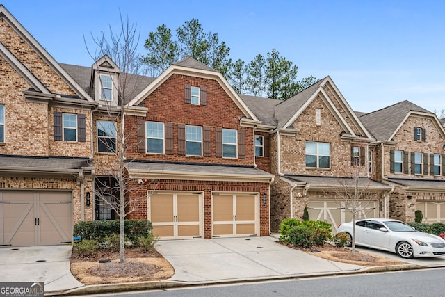 view of front facade with a garage