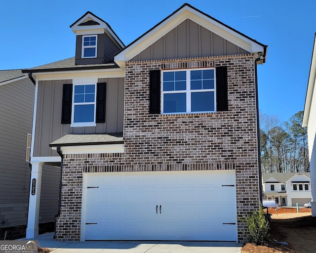 view of front facade with a garage