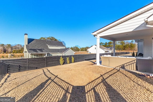 view of yard featuring an outdoor living space