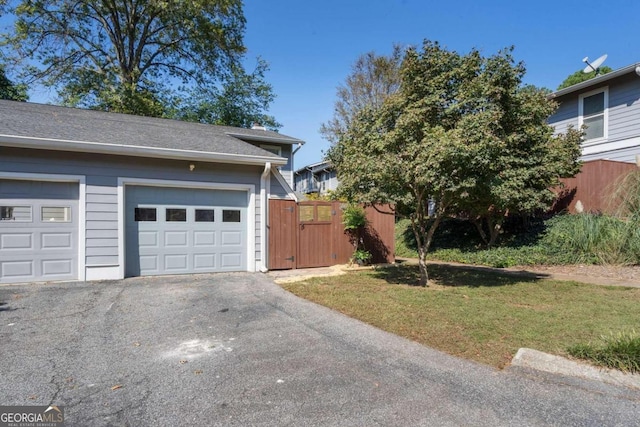 exterior space featuring a lawn