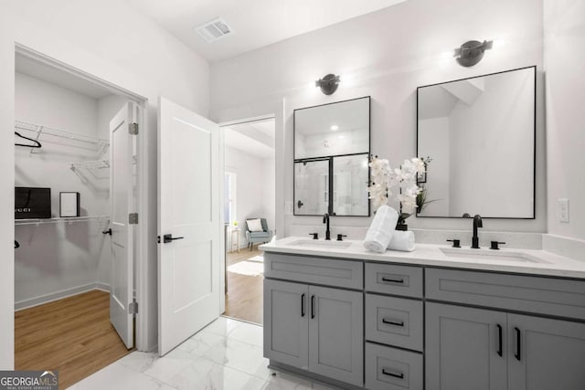 bathroom with vanity