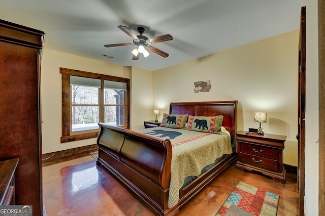 bedroom featuring ceiling fan