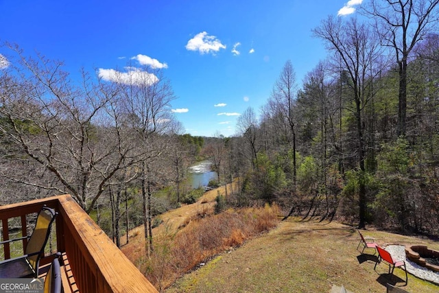 view of yard featuring a water view