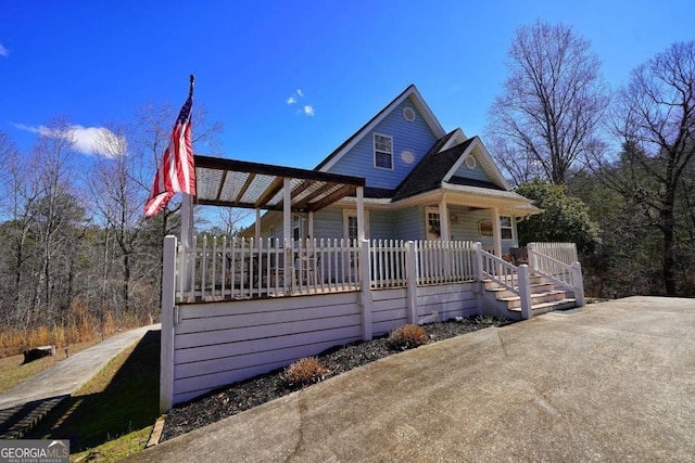 view of front of house featuring a porch