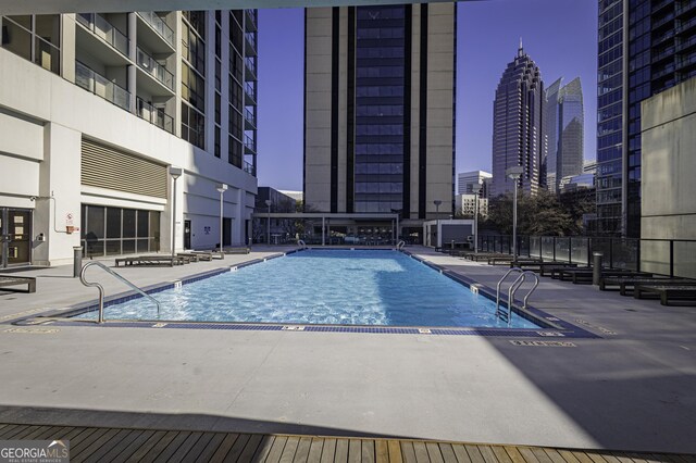 view of swimming pool