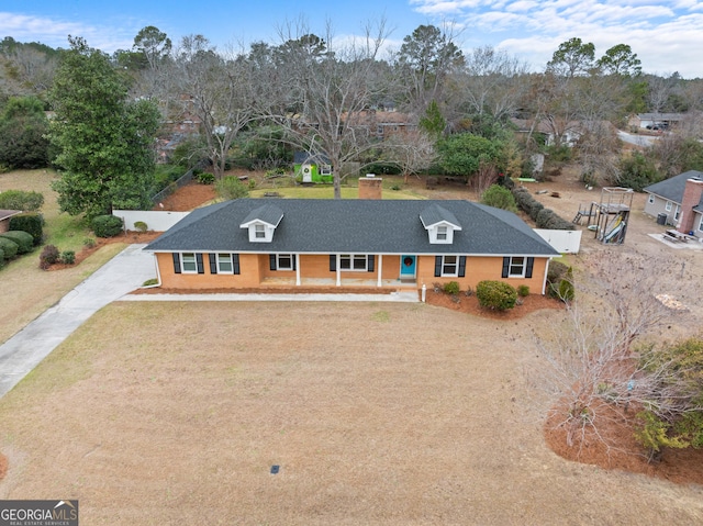 view of front of property featuring covered porch