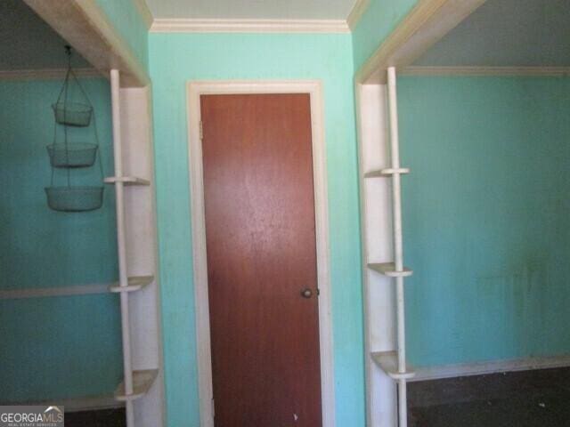 bathroom with crown molding