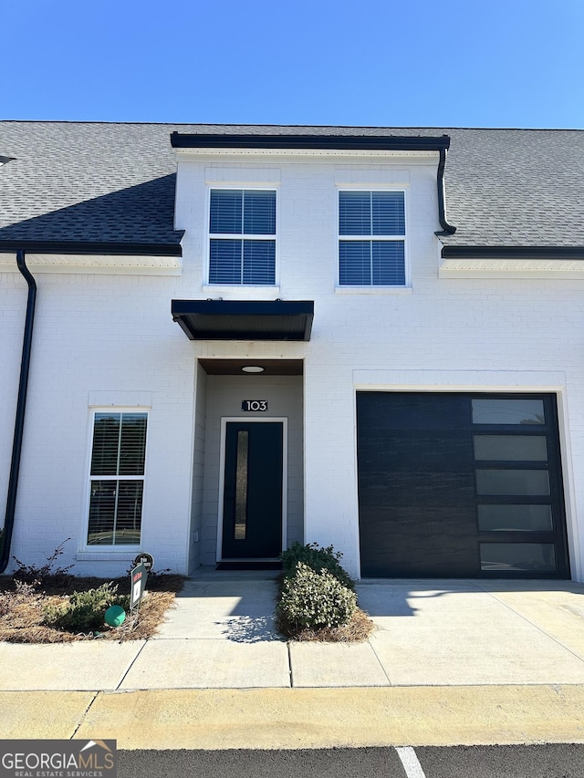 view of front facade featuring a garage