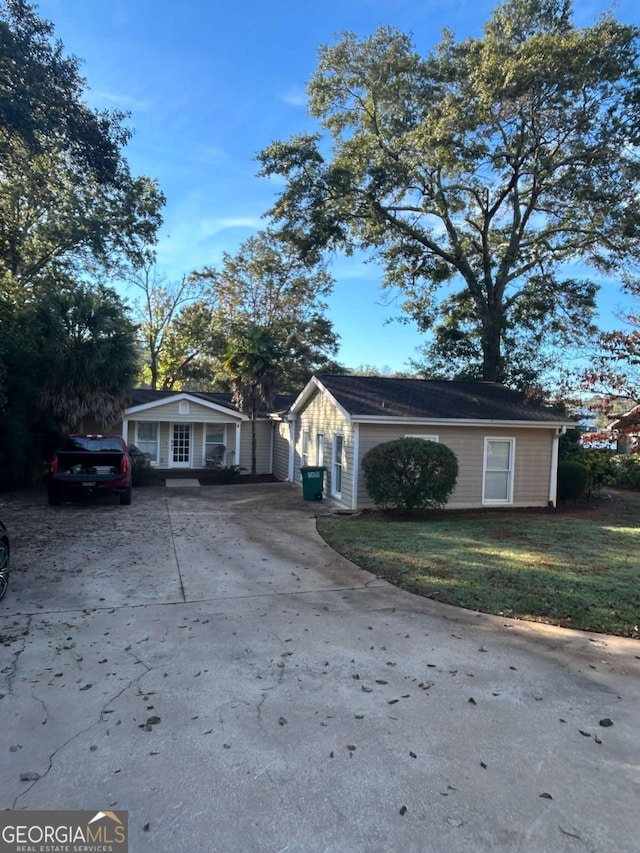 view of front of house with a front yard