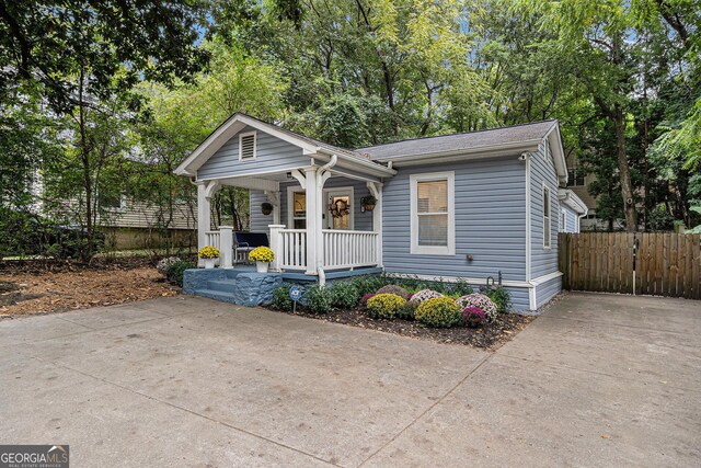 view of front of home with covered porch