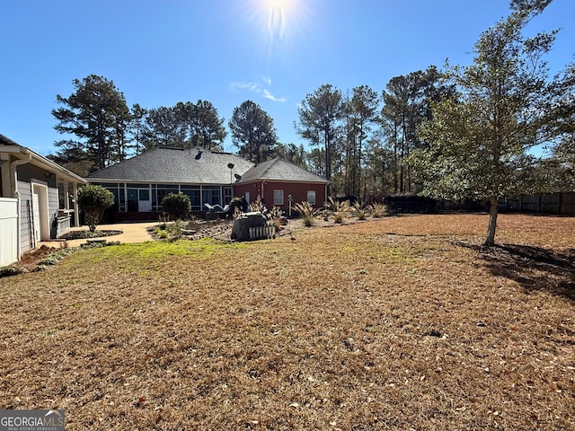 view of yard featuring a patio