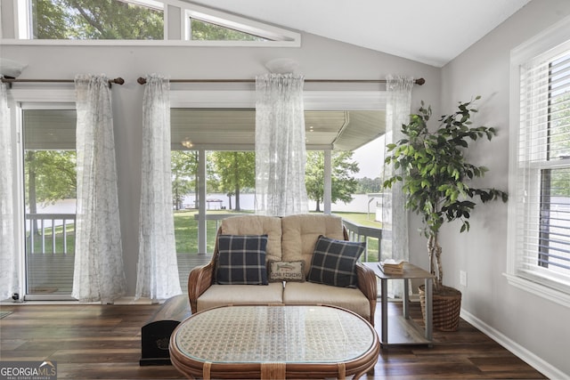 sunroom with vaulted ceiling